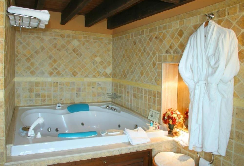 Villamayor  Hotel Palacete Real מראה חיצוני תמונה